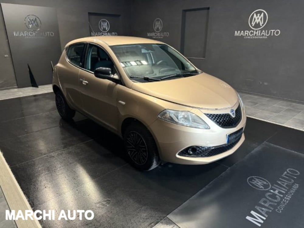 Lancia Ypsilon usata a Perugia (3)
