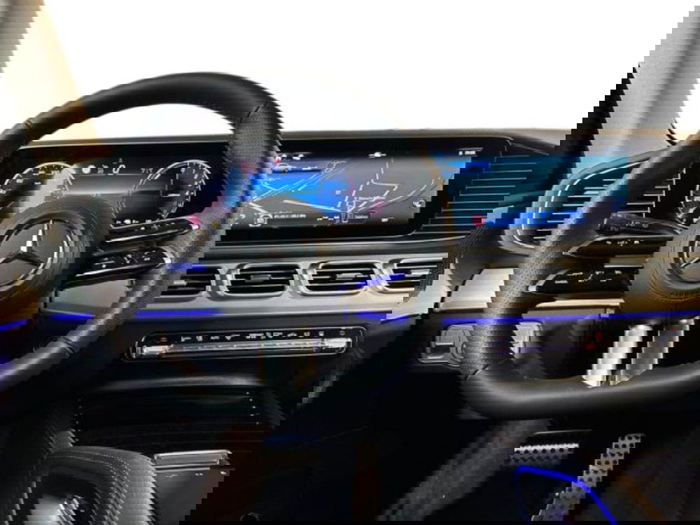 Mercedes-Benz EQB nuova a Bologna (14)