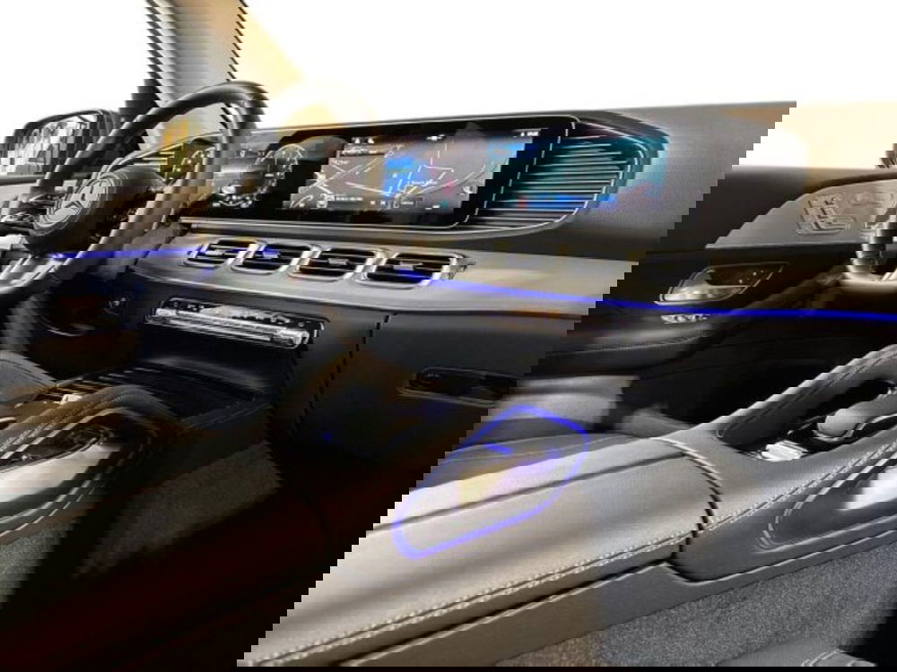 Mercedes-Benz EQB nuova a Bologna (15)