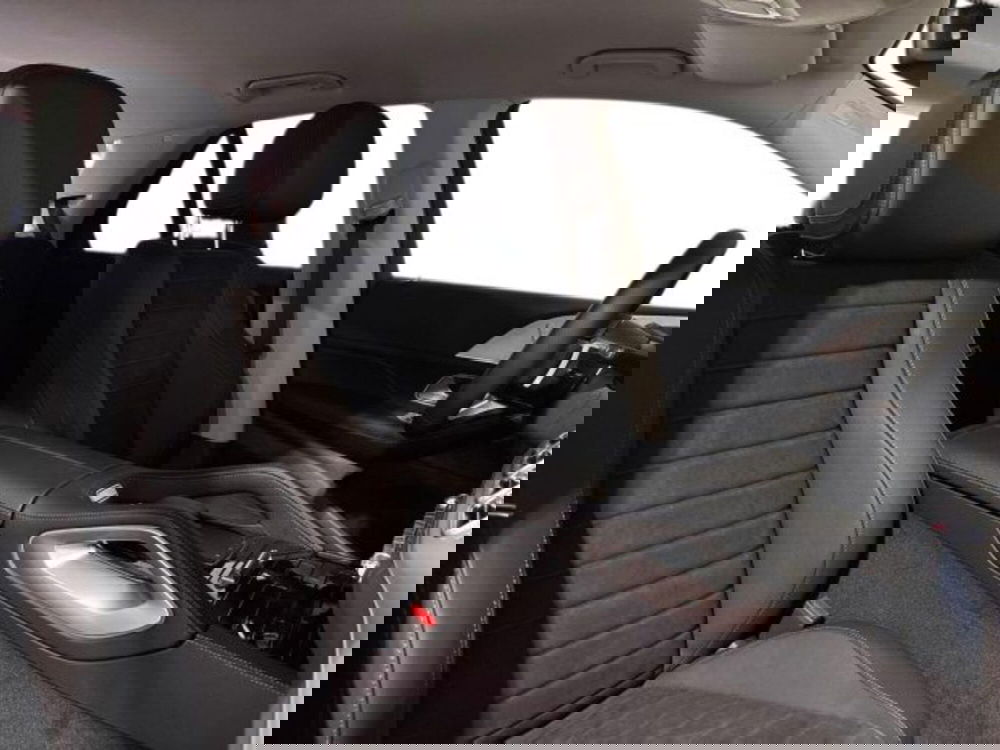 Mercedes-Benz EQB nuova a Bologna (16)