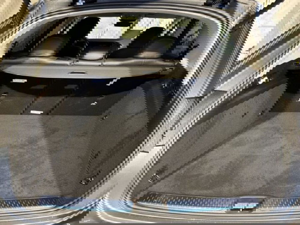 Mercedes-Benz EQB nuova a Bologna (7)