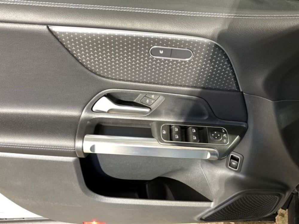 Mercedes-Benz GLB nuova a Bologna (10)