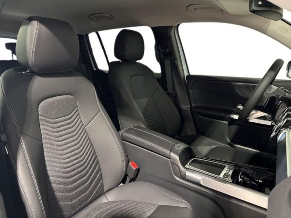 Mercedes-Benz GLB nuova a Bologna (16)