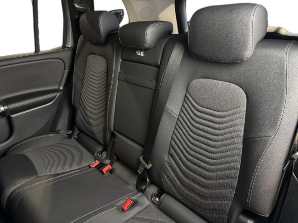 Mercedes-Benz GLB nuova a Bologna (9)