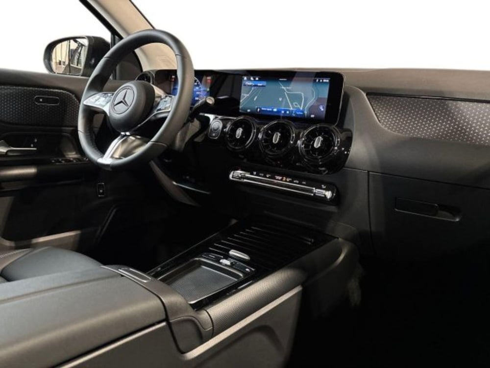 Mercedes-Benz GLA SUV nuova a Bologna (15)