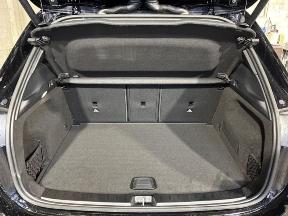Mercedes-Benz GLA SUV nuova a Bologna (7)
