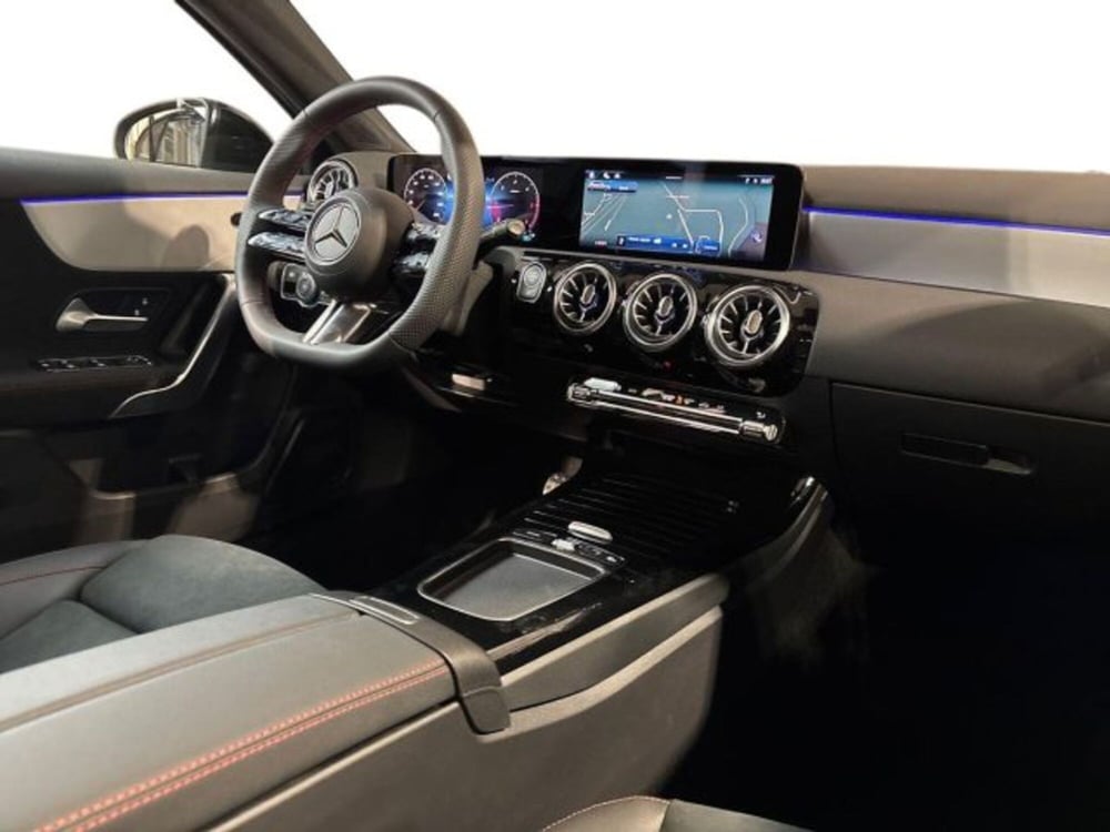 Mercedes-Benz Classe A nuova a Bologna (15)