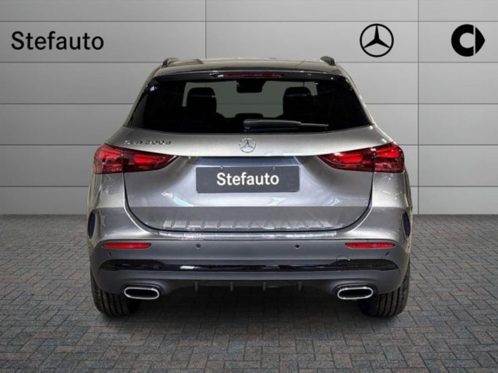 Mercedes-Benz GLA SUV nuova a Bologna (6)