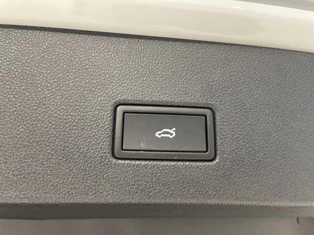 Volkswagen T-Roc nuova a Ravenna (18)