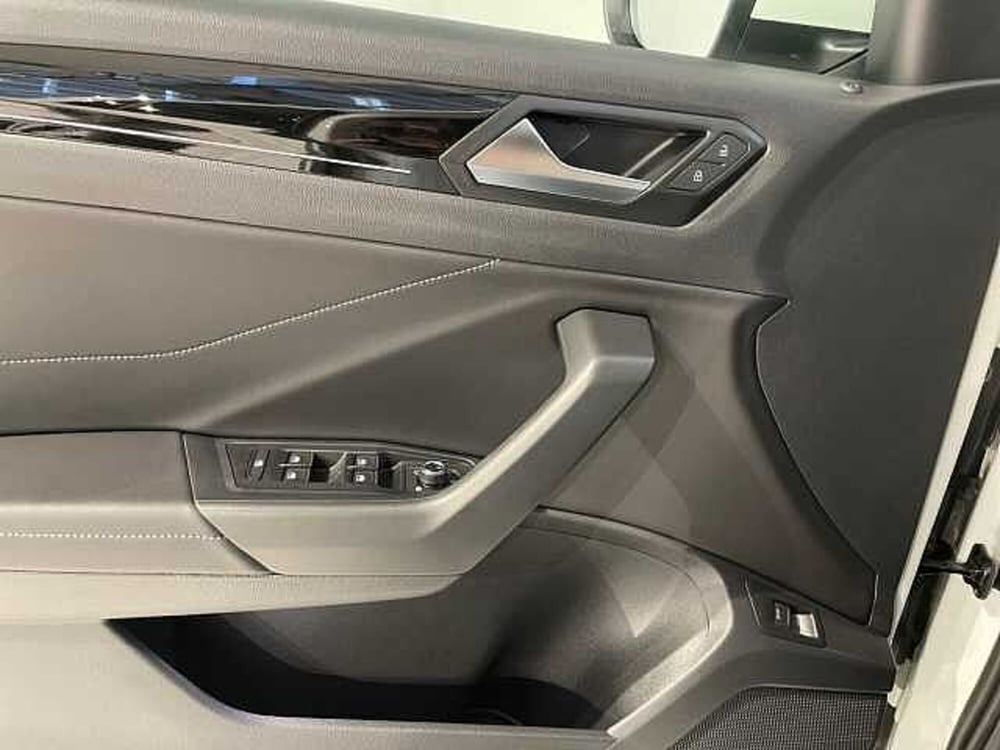 Volkswagen T-Roc nuova a Ravenna (19)