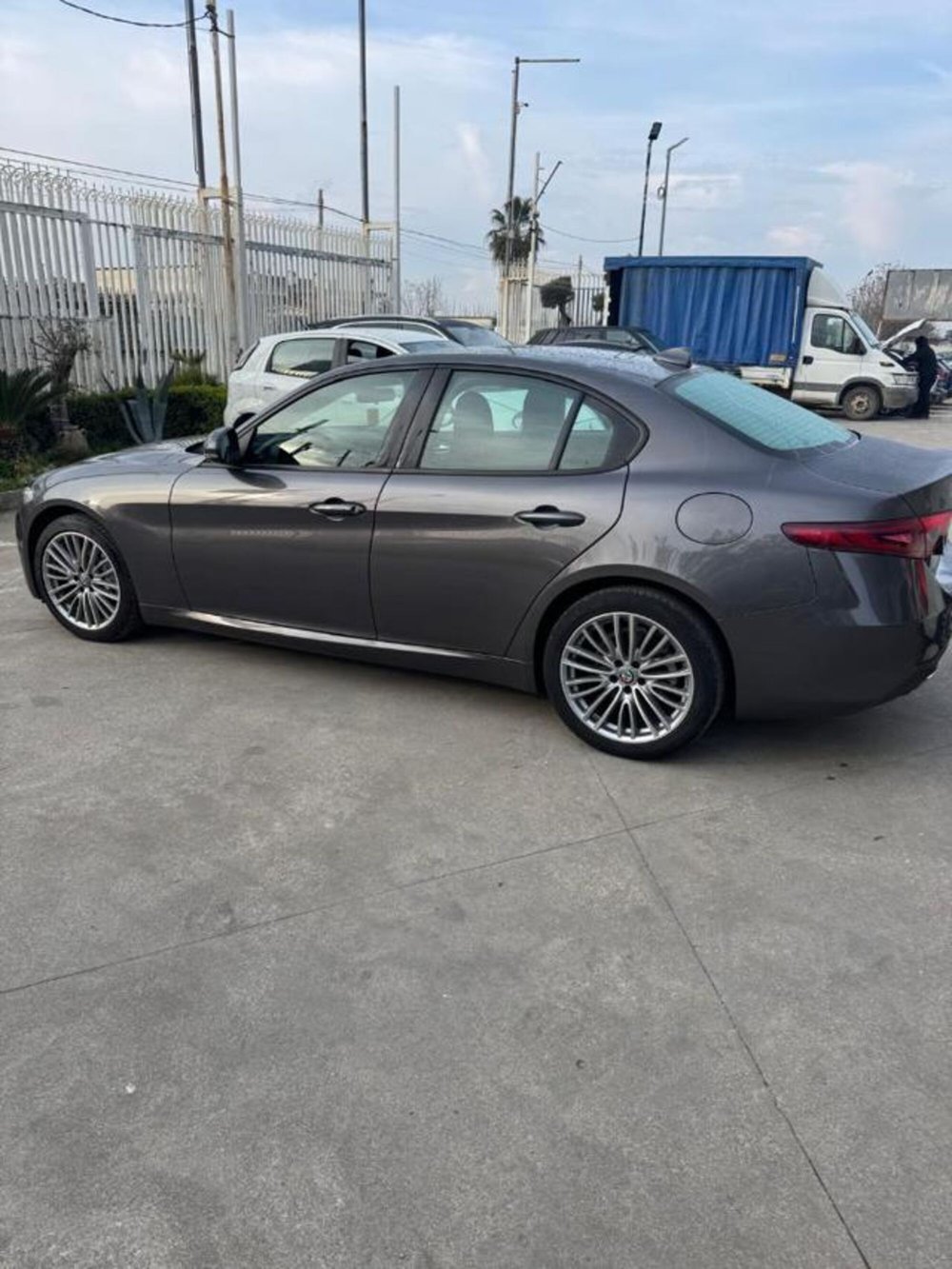 Alfa Romeo Giulia usata a Caserta (4)