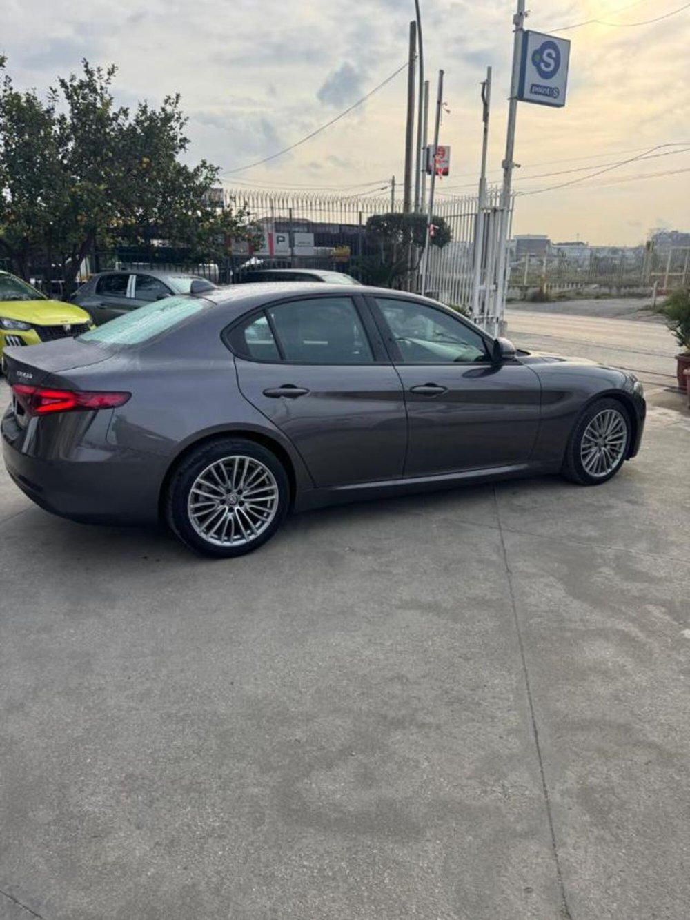 Alfa Romeo Giulia usata a Caserta (6)