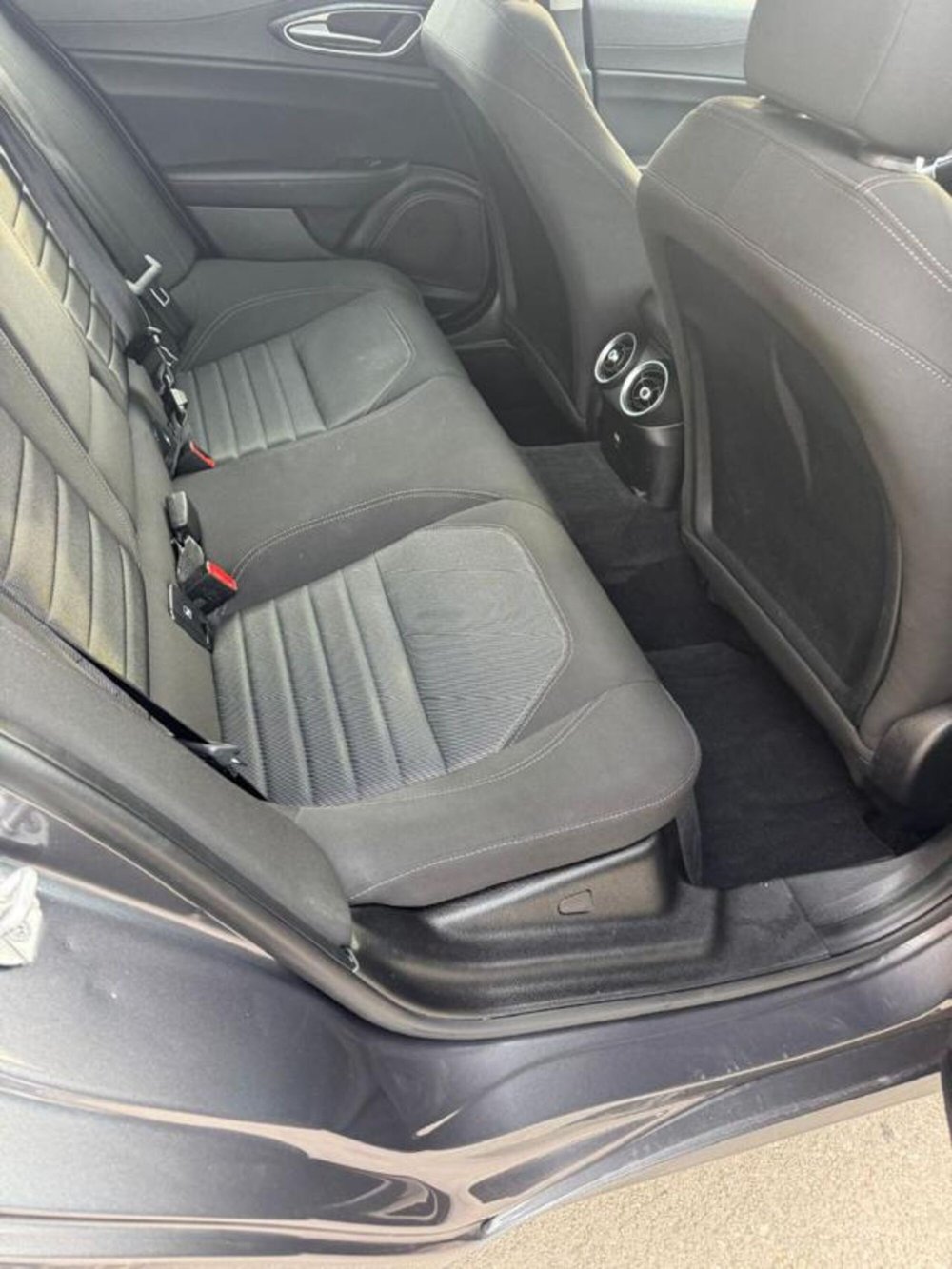 Alfa Romeo Giulia usata a Caserta (9)