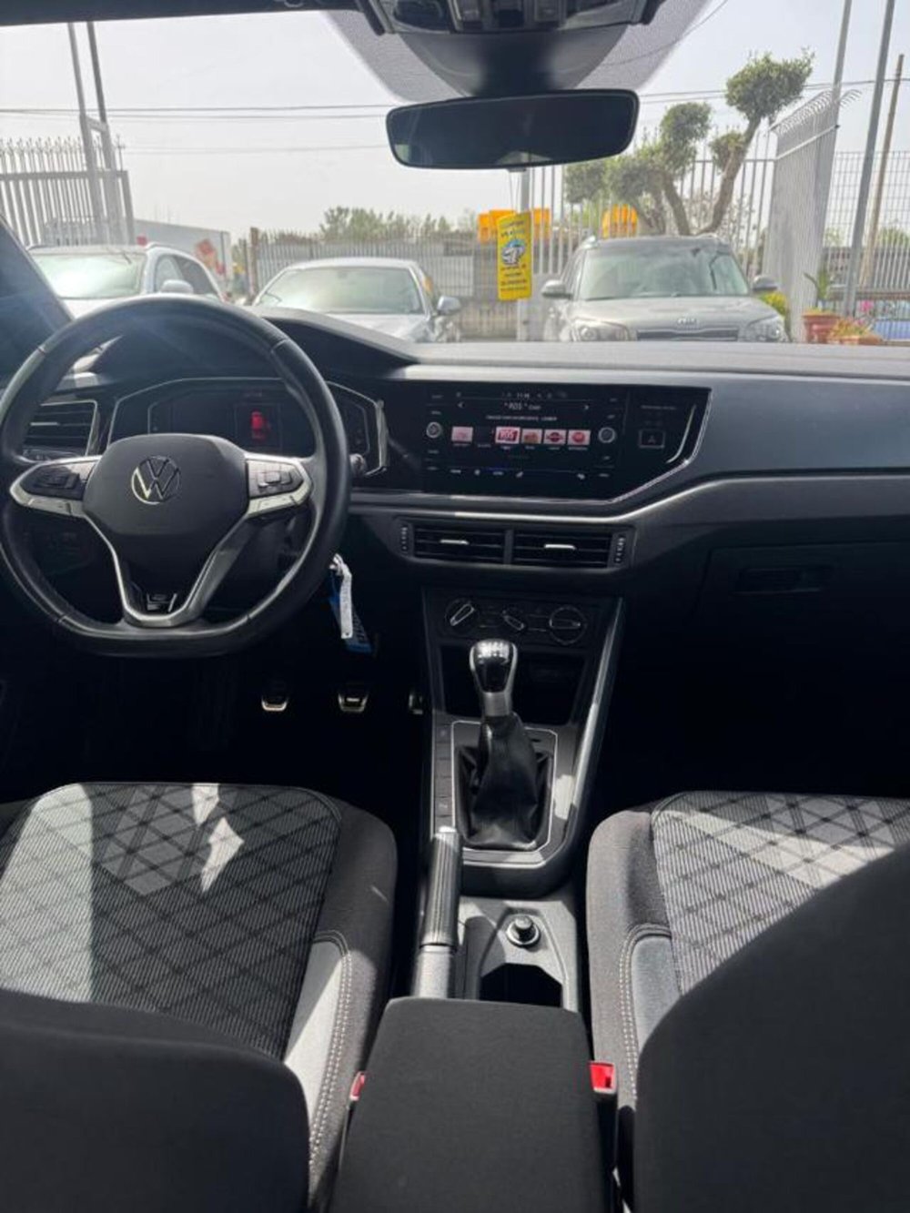 Volkswagen Taigo usata a Caserta (10)