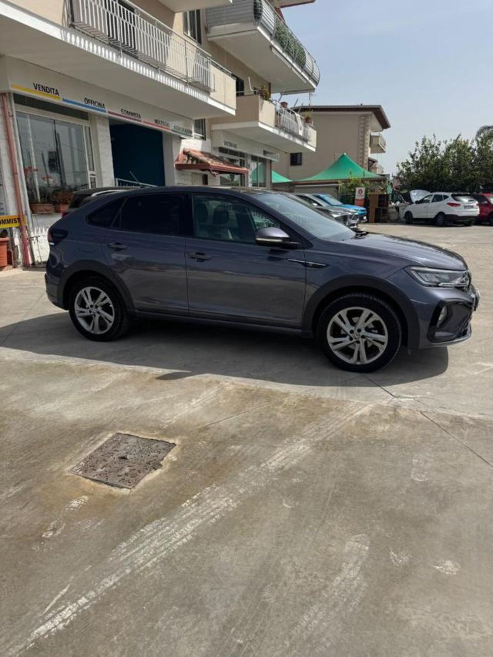 Volkswagen Taigo usata a Caserta (8)