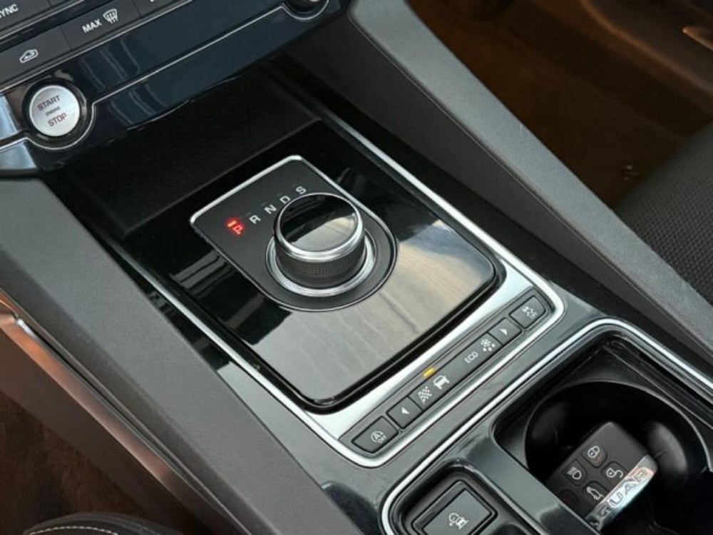 Jaguar F-Pace usata a Trapani (13)