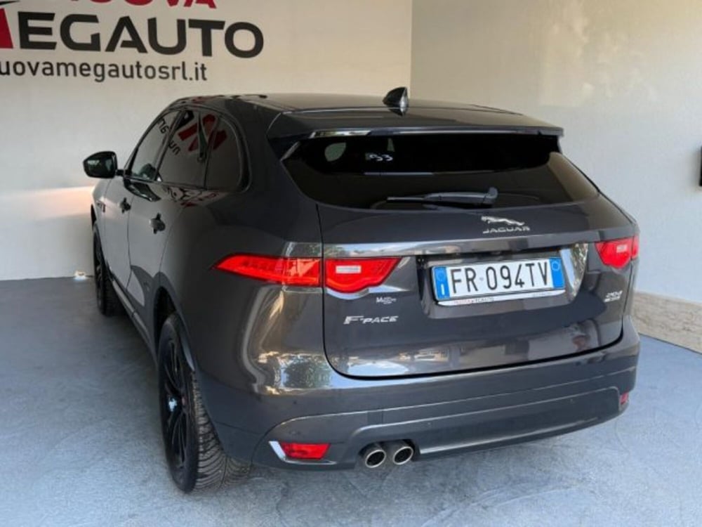 Jaguar F-Pace usata a Trapani (19)