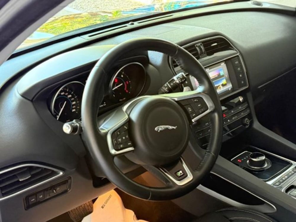 Jaguar F-Pace usata a Trapani (8)