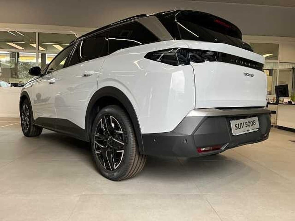 Peugeot 5008 nuova a Venezia (8)