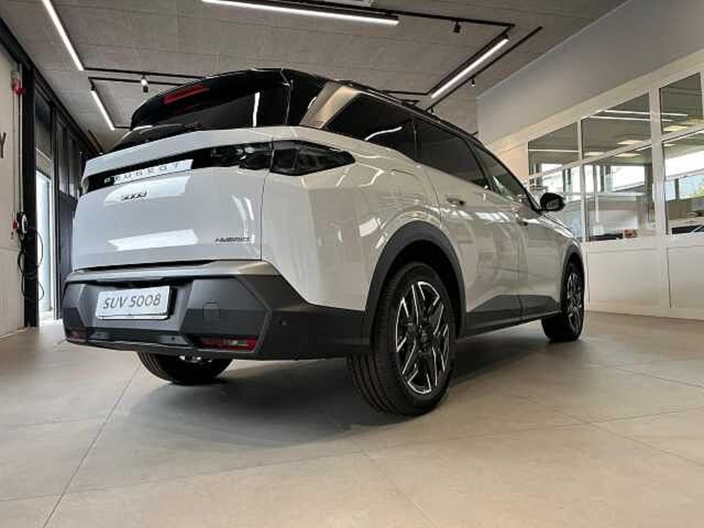 Peugeot 5008 nuova a Venezia (9)
