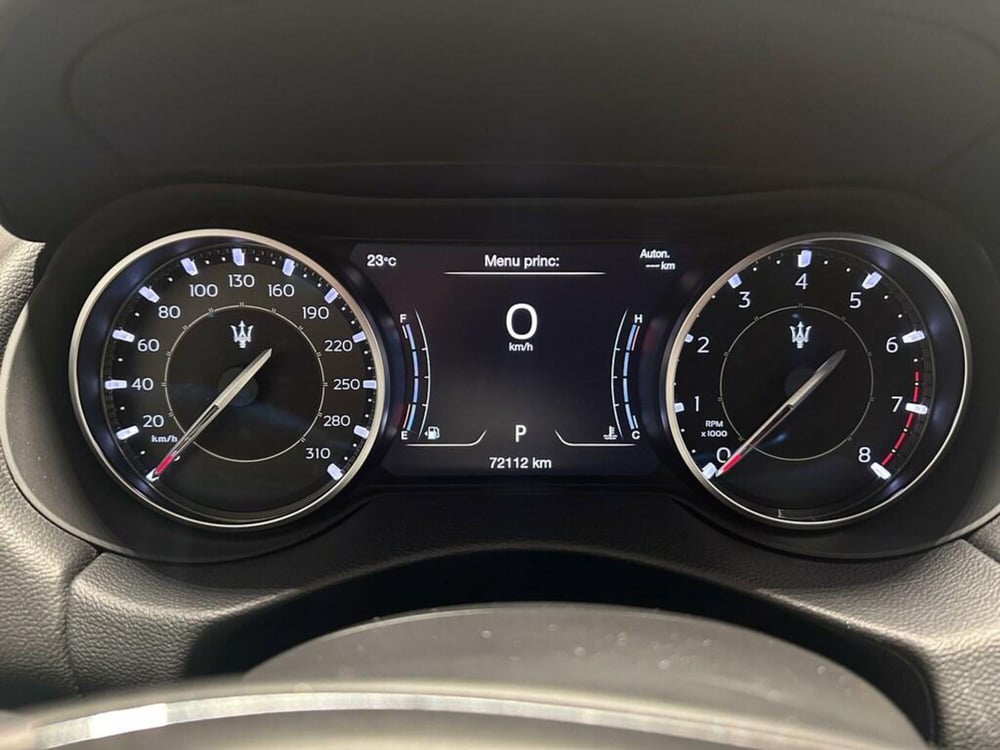 Maserati Levante usata a Varese (10)