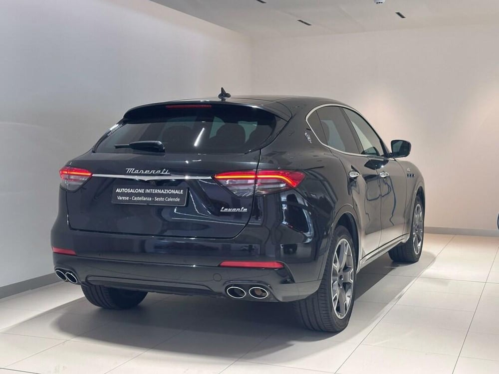 Maserati Levante usata a Varese (2)