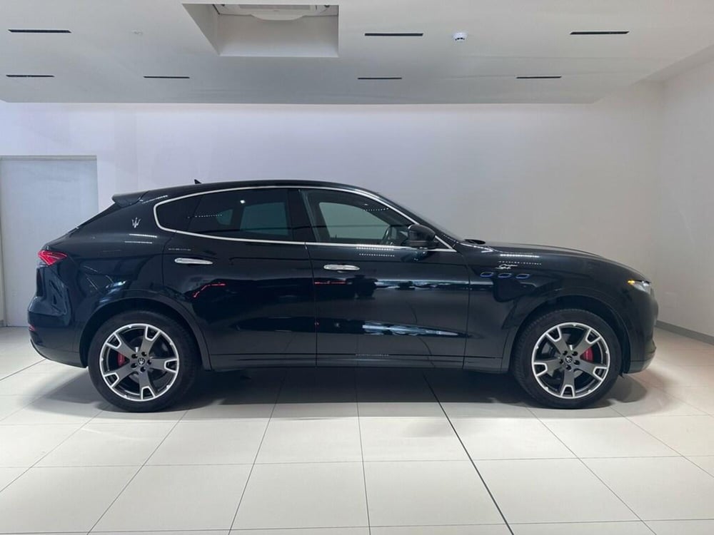 Maserati Levante usata a Varese (6)