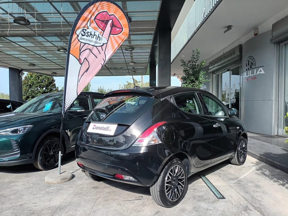 Lancia Ypsilon usata a Bari (18)