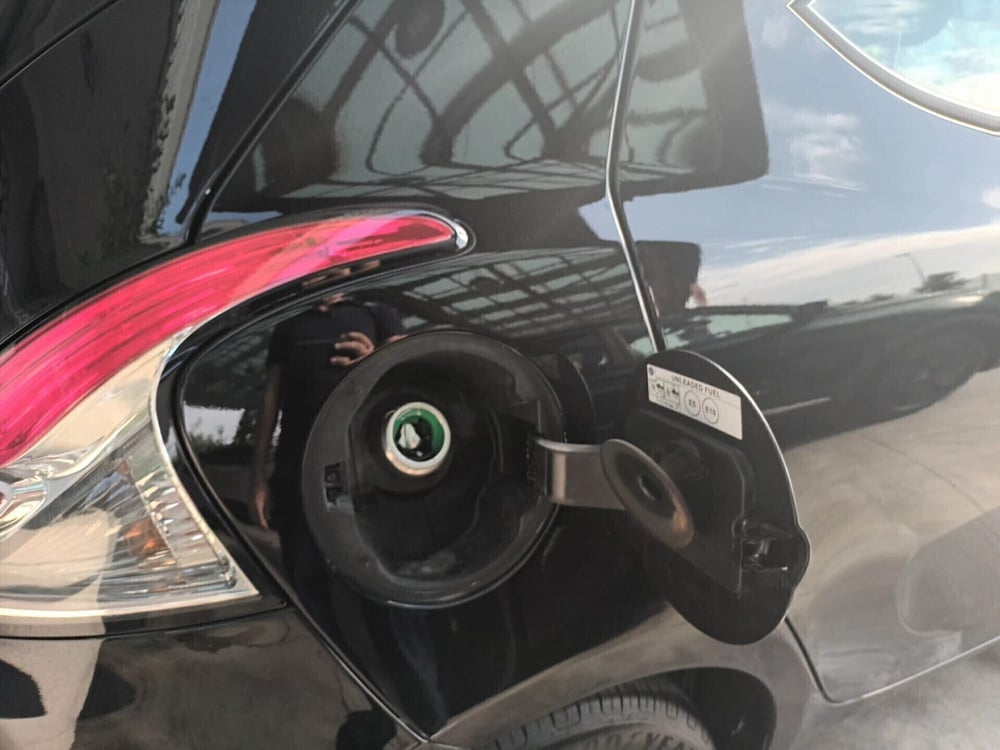 Lancia Ypsilon usata a Bari (19)