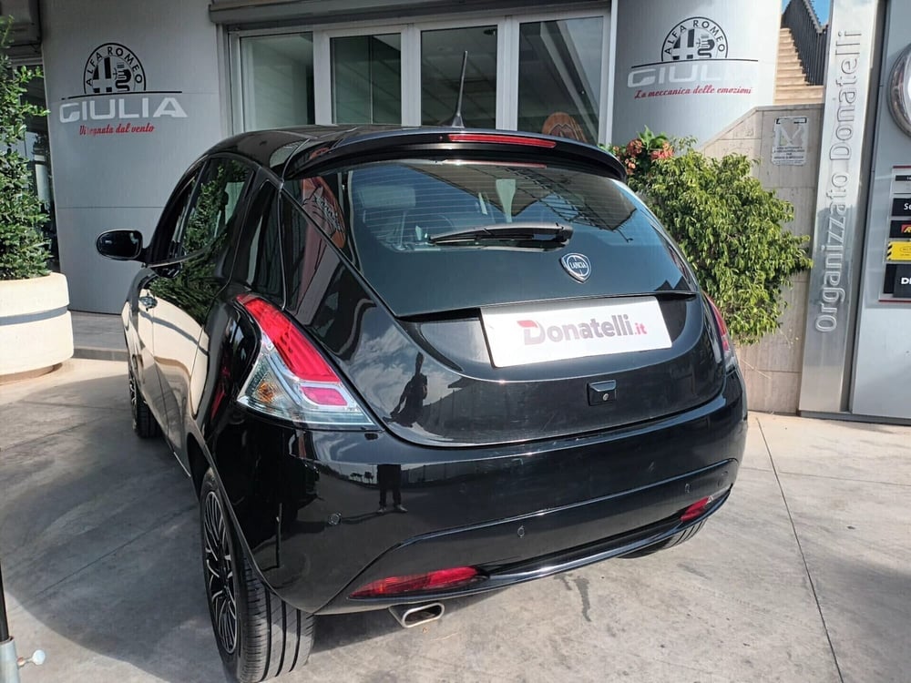 Lancia Ypsilon usata a Bari (20)