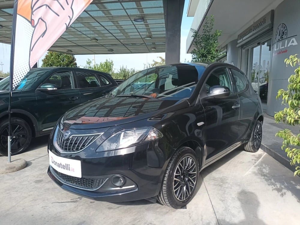 Lancia Ypsilon usata a Bari (3)
