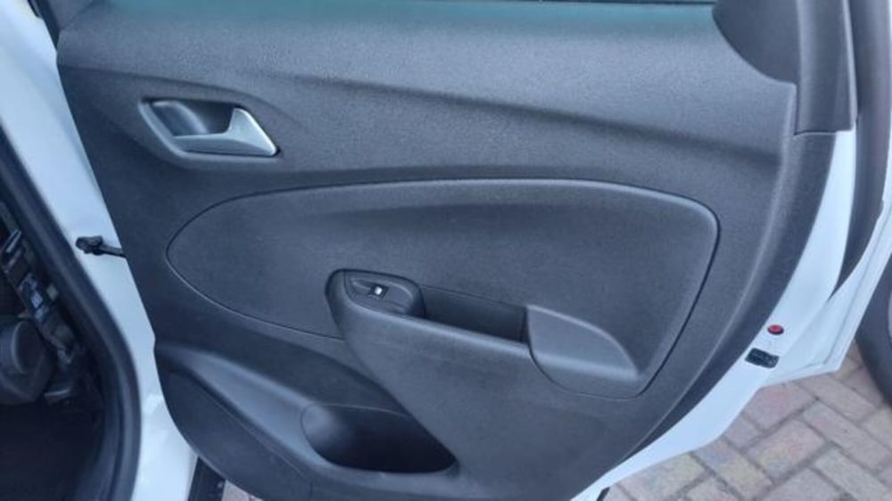 Opel Crossland usata a Savona (17)