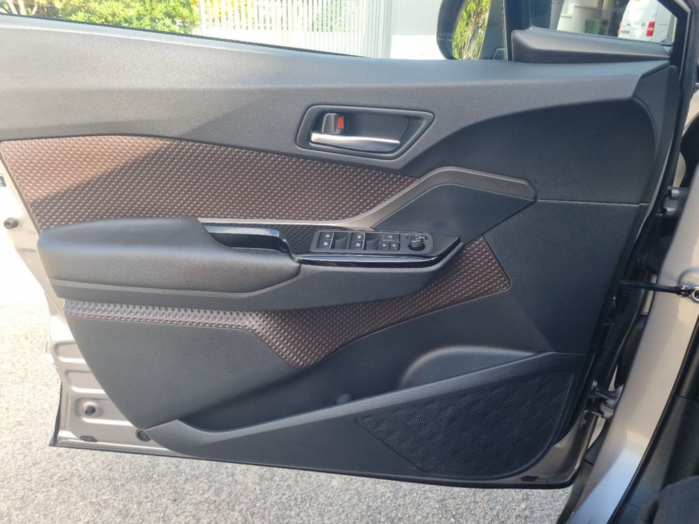 Toyota Toyota C-HR usata a Lecce (18)