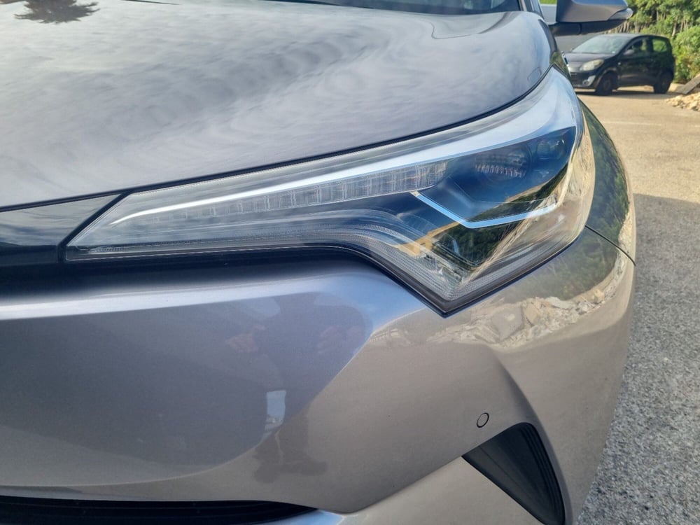 Toyota Toyota C-HR usata a Lecce (9)