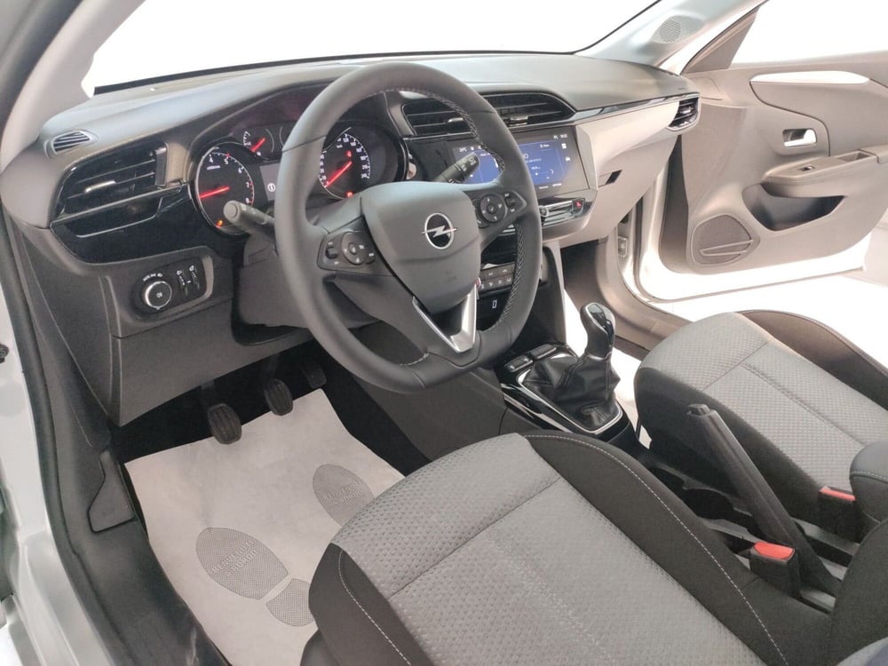Opel Corsa nuova a L'Aquila (11)