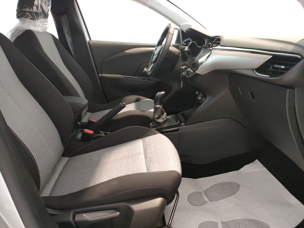Opel Corsa nuova a L'Aquila (15)