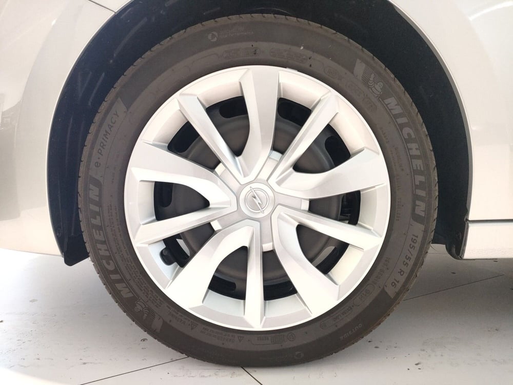 Opel Corsa nuova a L'Aquila (7)
