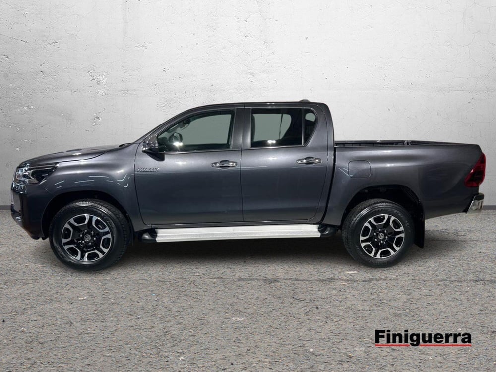 Toyota Hilux nuova a Lecco (6)