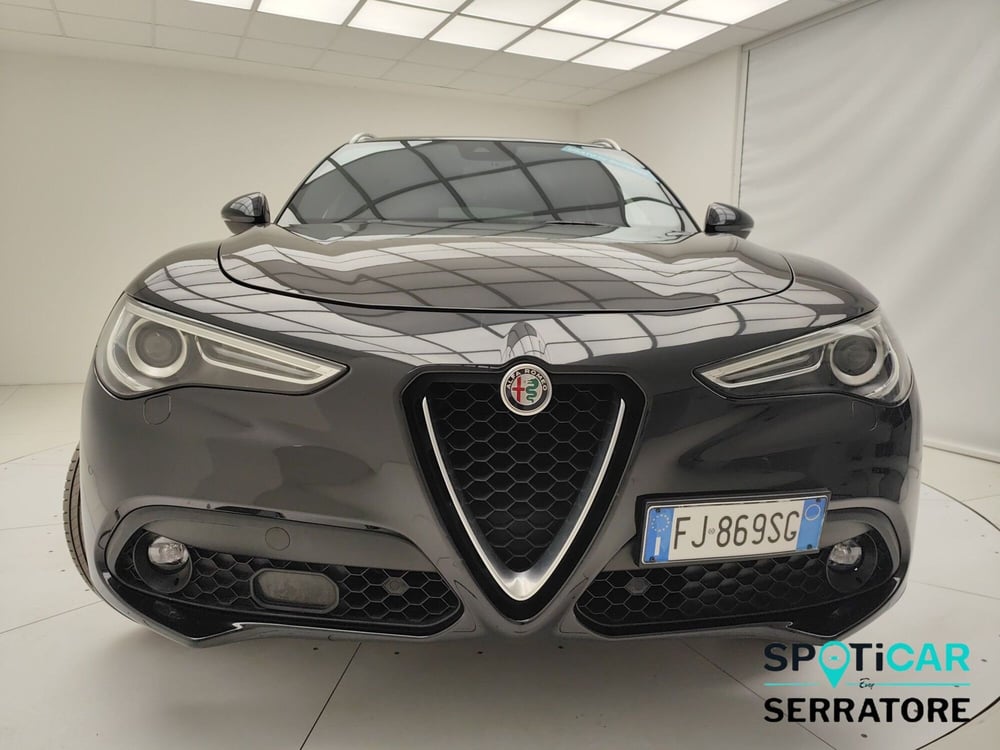 Alfa Romeo Stelvio usata a Como (2)