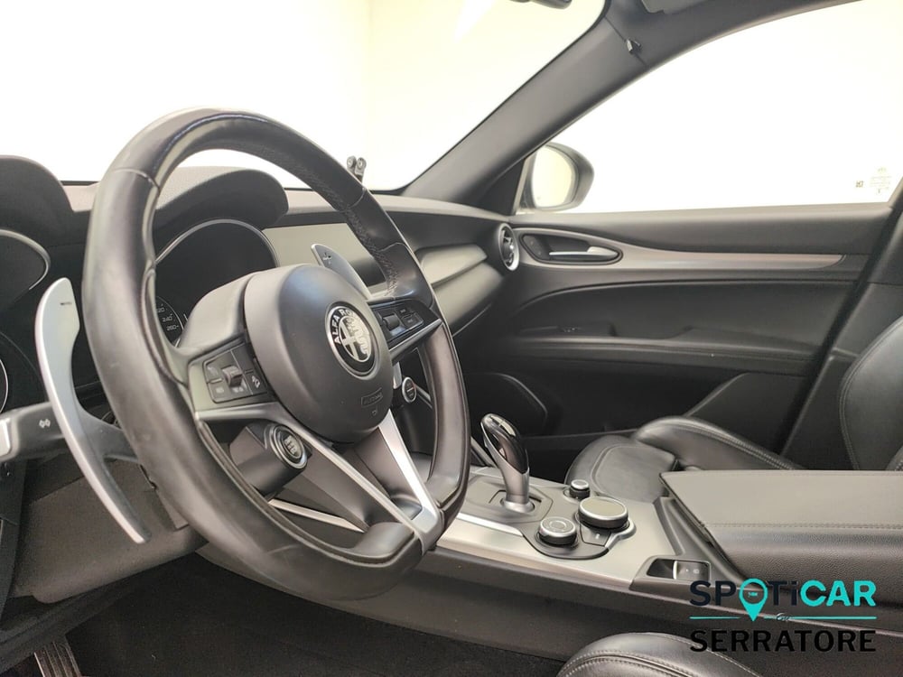 Alfa Romeo Stelvio usata a Como (7)