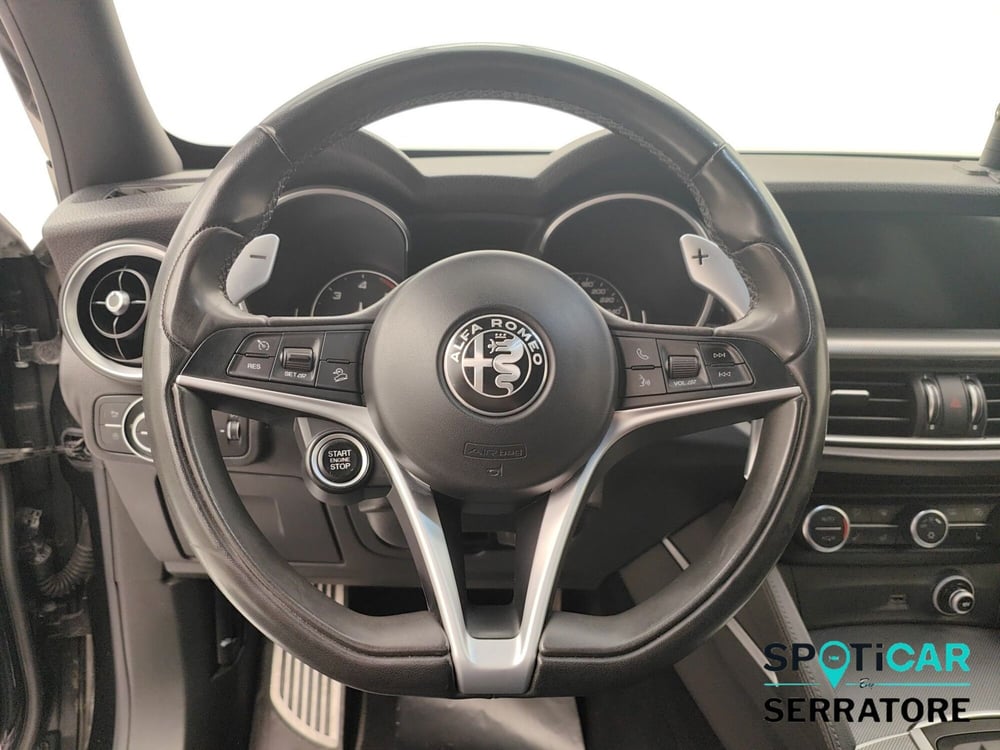 Alfa Romeo Stelvio usata a Como (8)