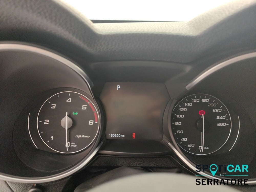 Alfa Romeo Stelvio usata a Como (9)
