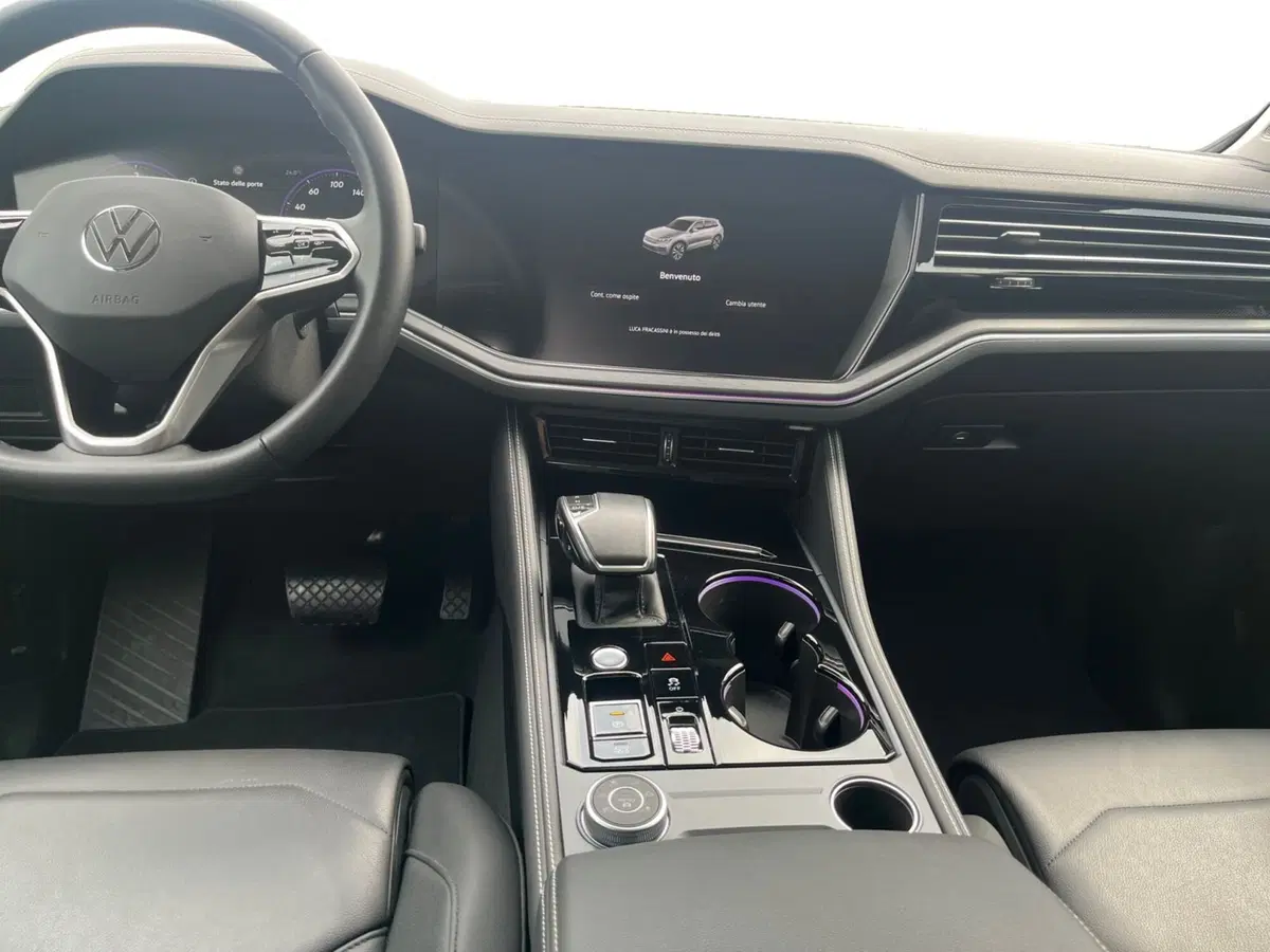 Volkswagen Touareg usata a Modena (11)