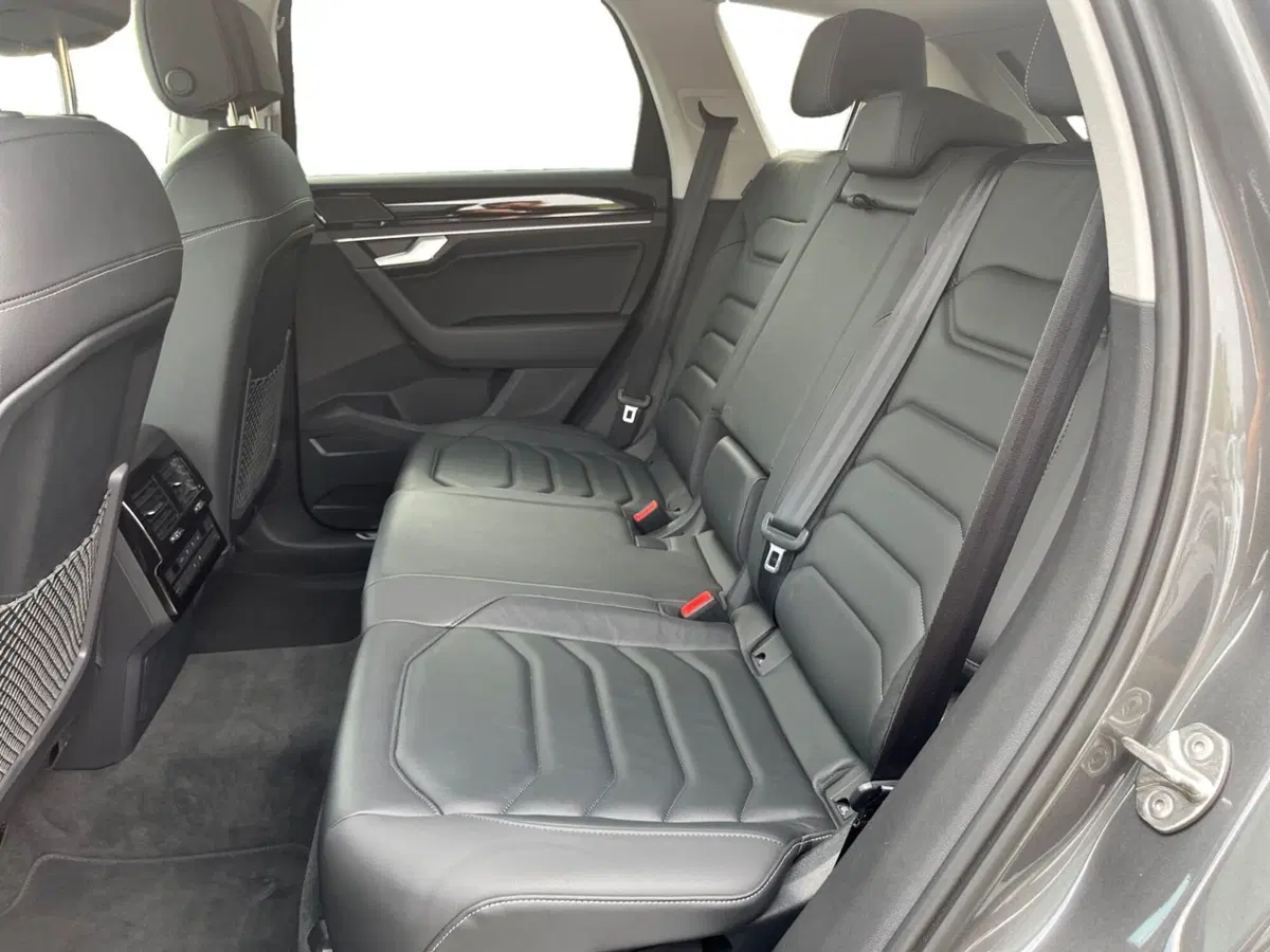 Volkswagen Touareg usata a Modena (13)