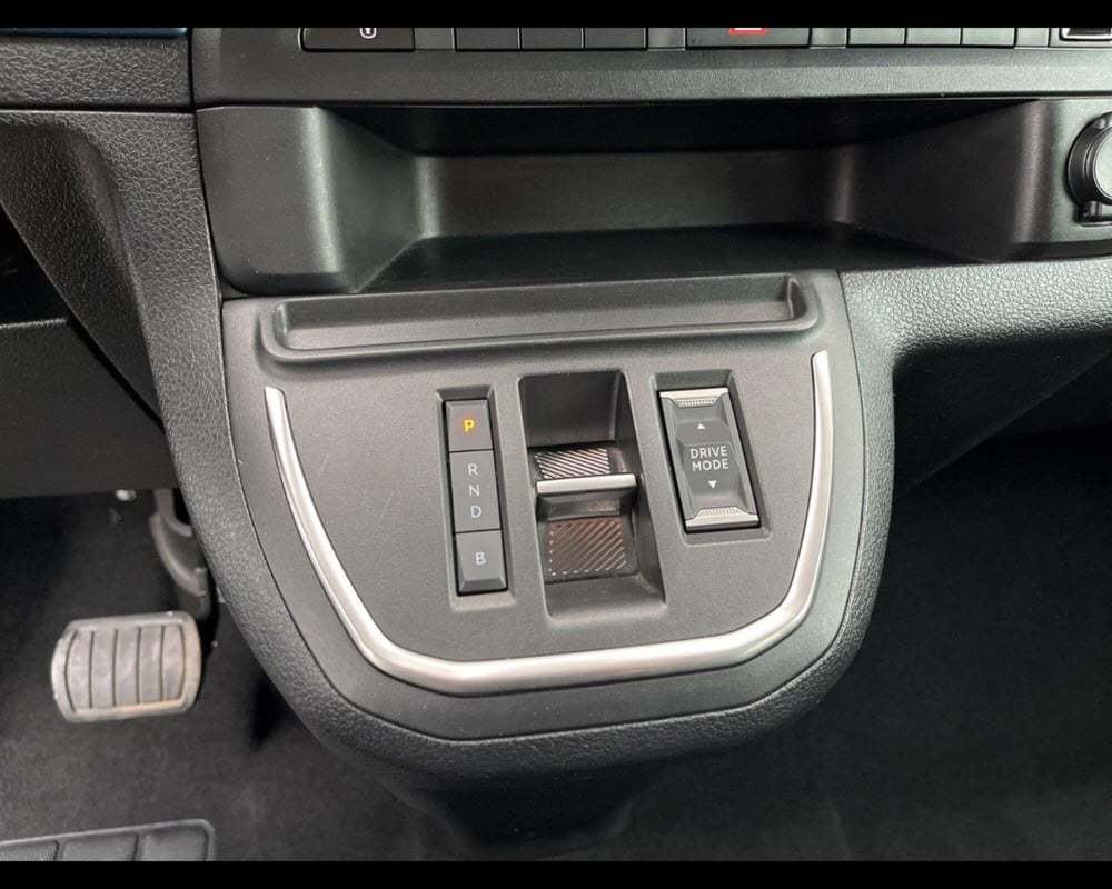 Peugeot e-Traveller usata a Torino (4)