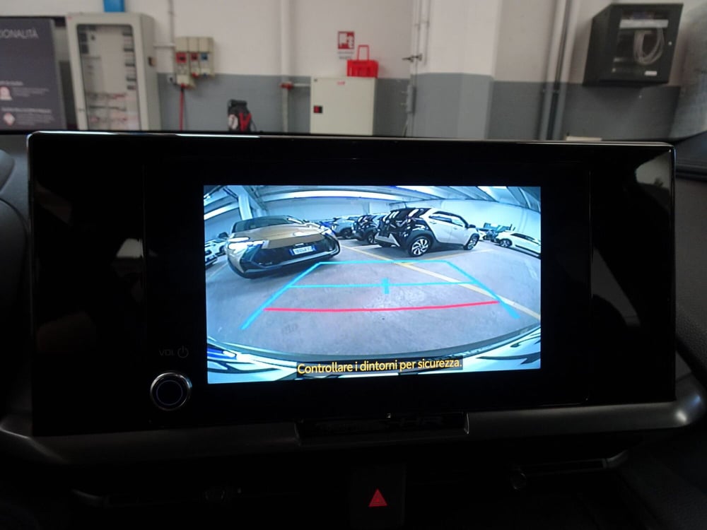 Toyota Toyota C-HR nuova a Treviso (16)