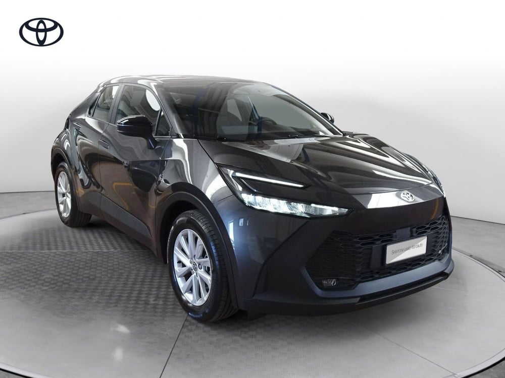 Toyota Toyota C-HR nuova a Treviso (3)