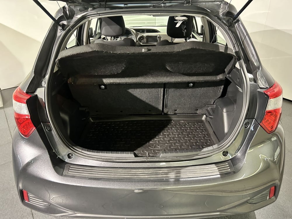 Toyota Yaris usata a Milano (11)