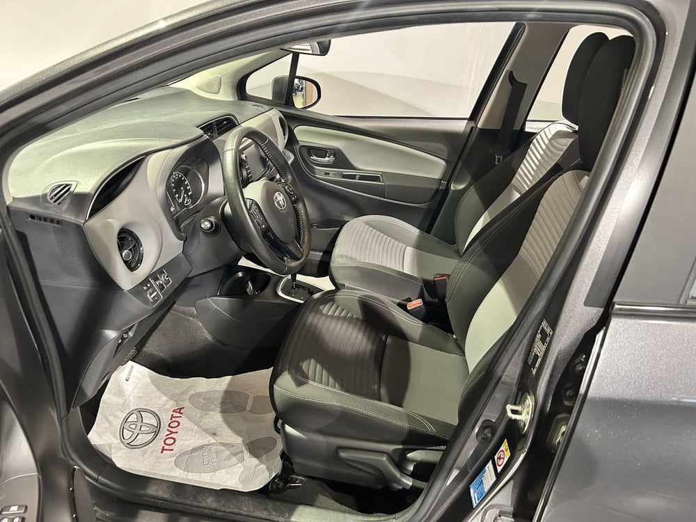 Toyota Yaris usata a Milano (12)