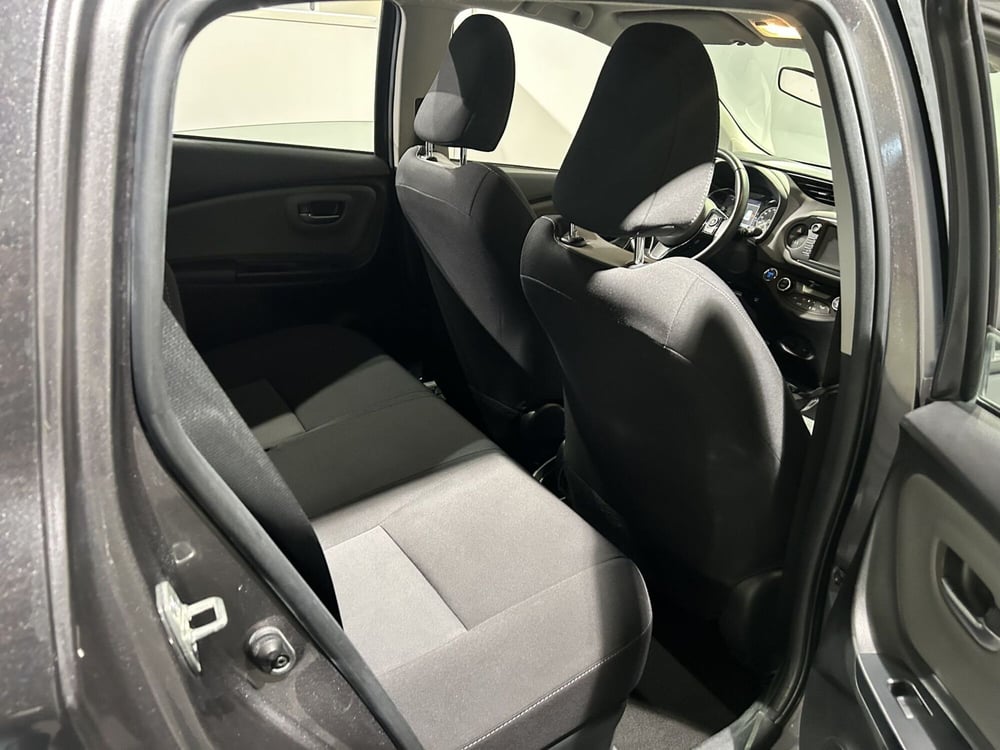 Toyota Yaris usata a Milano (8)